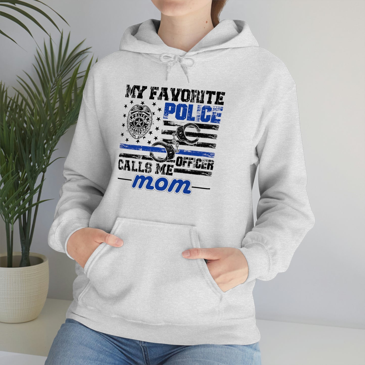 FAVORITE POLICE OFFICER CALLS ME MOM (Unisex Heavy Blend Hoodie)