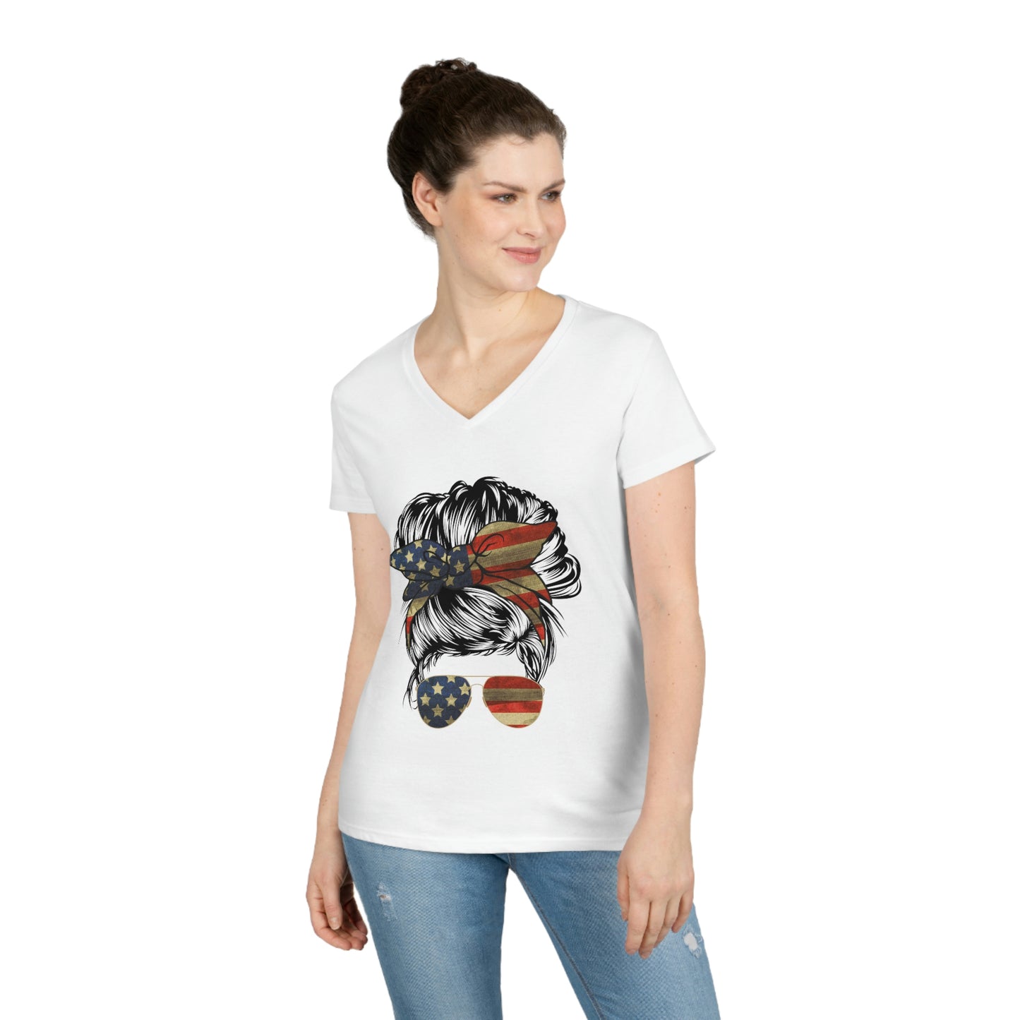 AMERICAN MOM (Ladies' V-Neck T-Shirt)