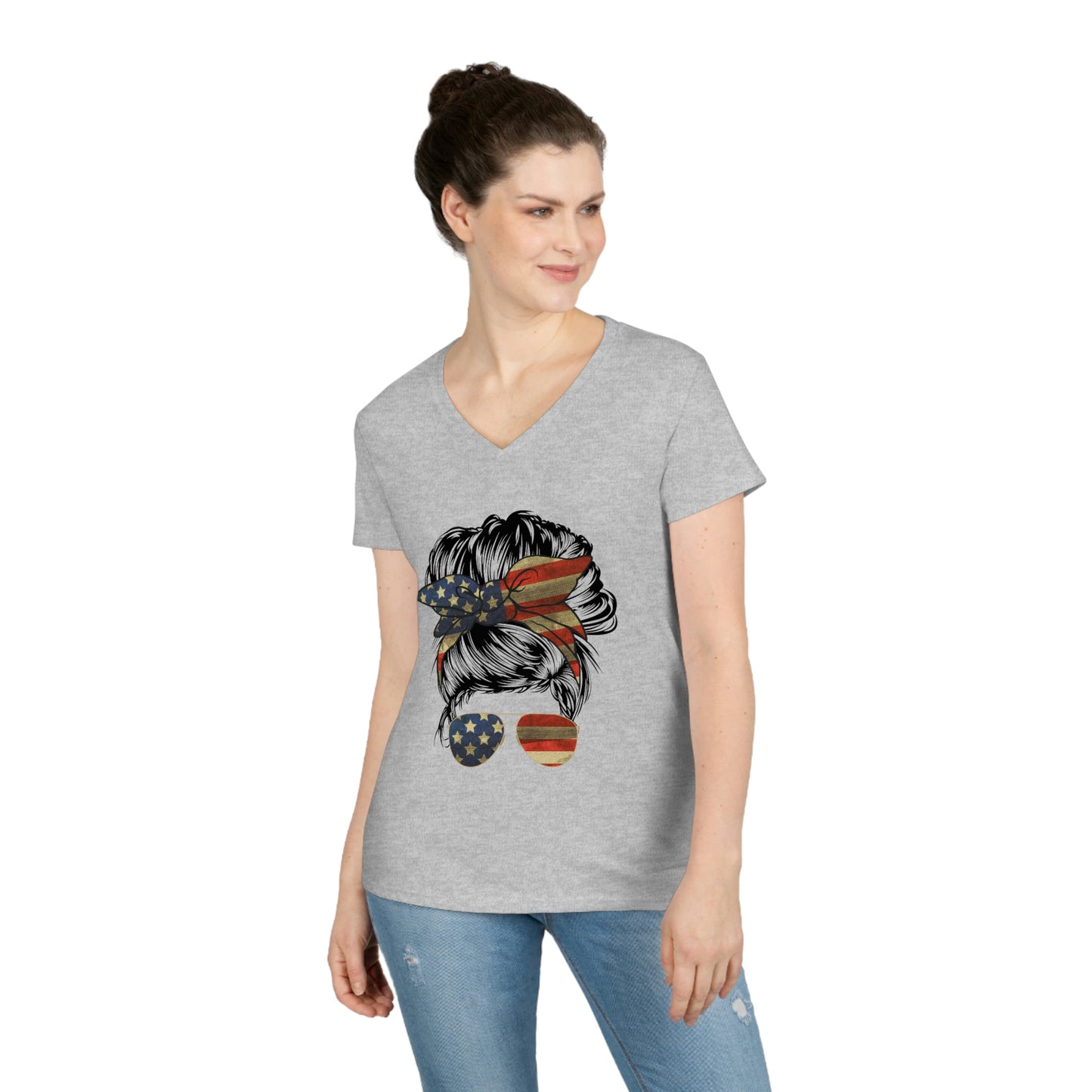 AMERICAN MOM (Ladies' V-Neck T-Shirt)