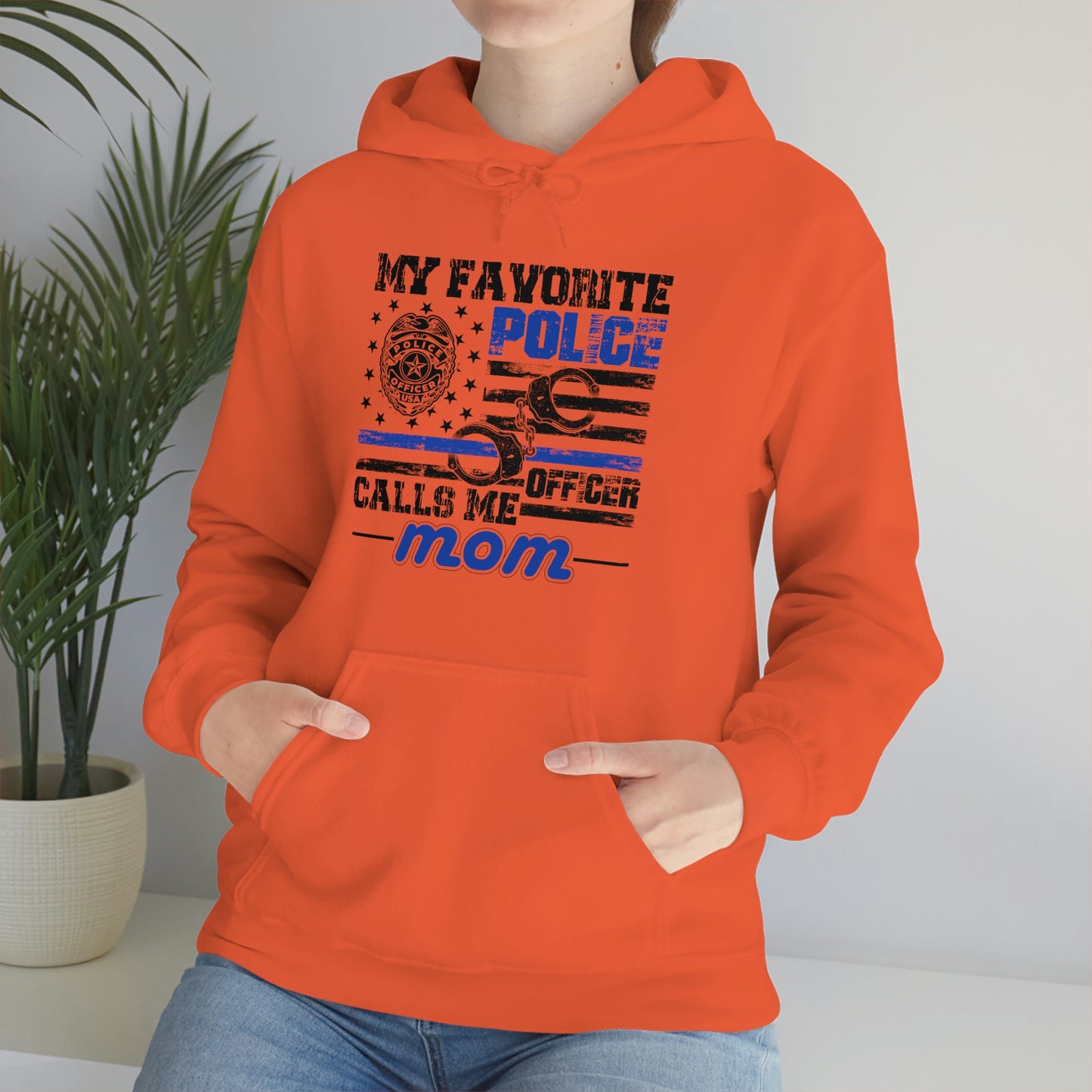 FAVORITE POLICE OFFICER CALLS ME MOM (Unisex Heavy Blend Hoodie)