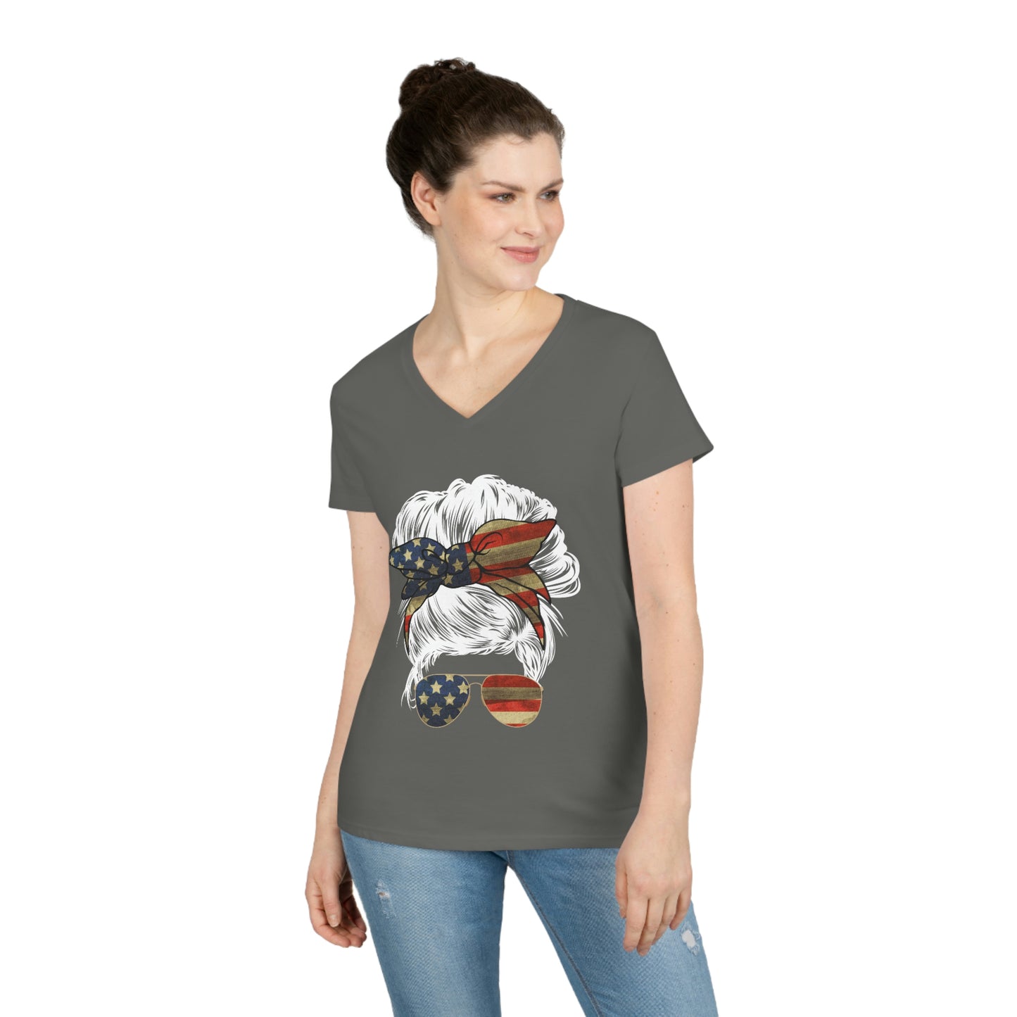 AMERICAN MOM (Ladies' V-Neck T-Shirt)